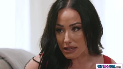 Busty stepmom agreed to lick teen stepdaughters hairy pussy