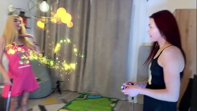 Mini Golf Girls Luna and Matty to Play for a Handjob Content to make a Dick Cum first